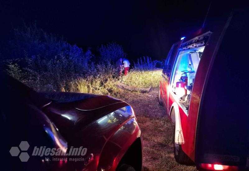 Teška prometna nesreća  na M-17 - Sudar tri automobila. BMW završio u jezeru